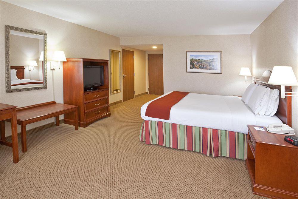 Holiday Inn Express Hotel & Suites Bowling Green By Ihg Habitación foto