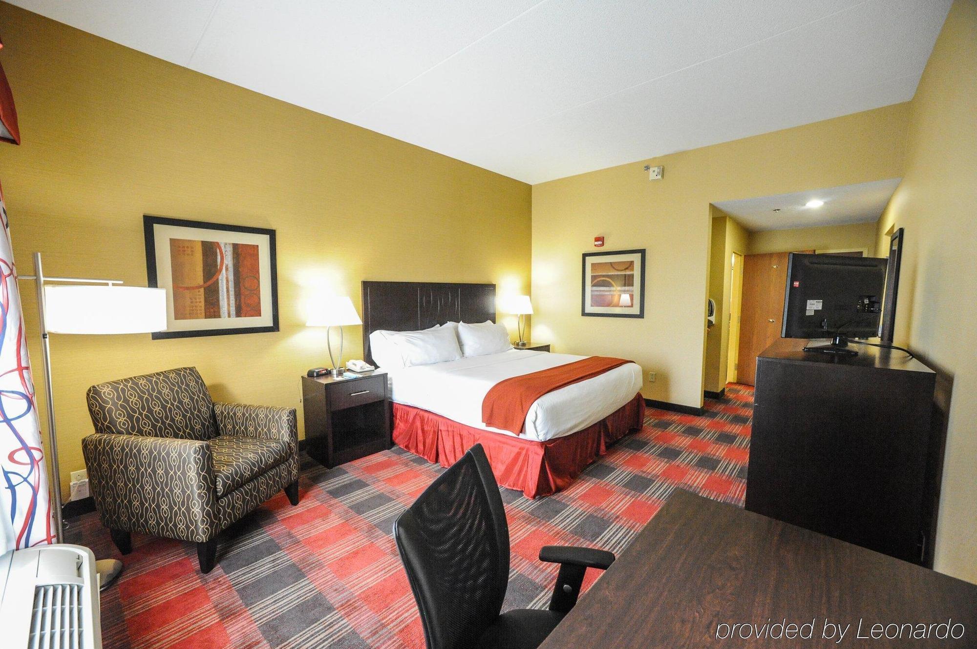 Holiday Inn Express Hotel & Suites Bowling Green By Ihg Exterior foto