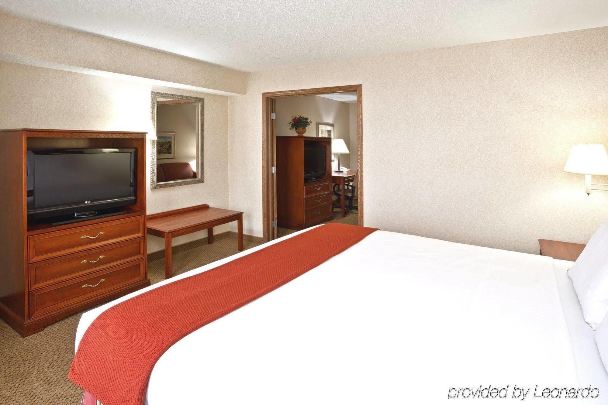 Holiday Inn Express Hotel & Suites Bowling Green By Ihg Exterior foto